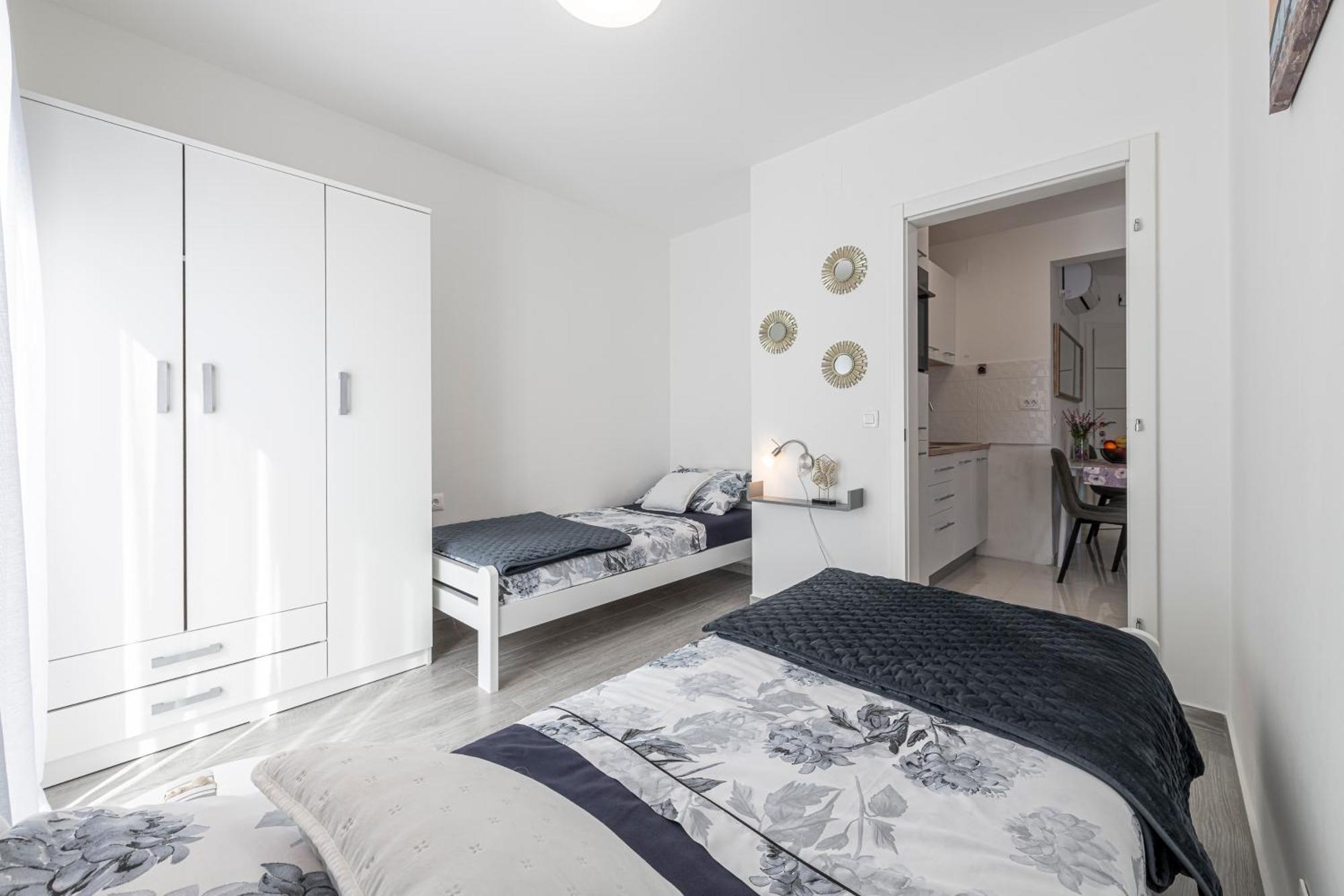 Apartments Kiki Mlini Eksteriør billede